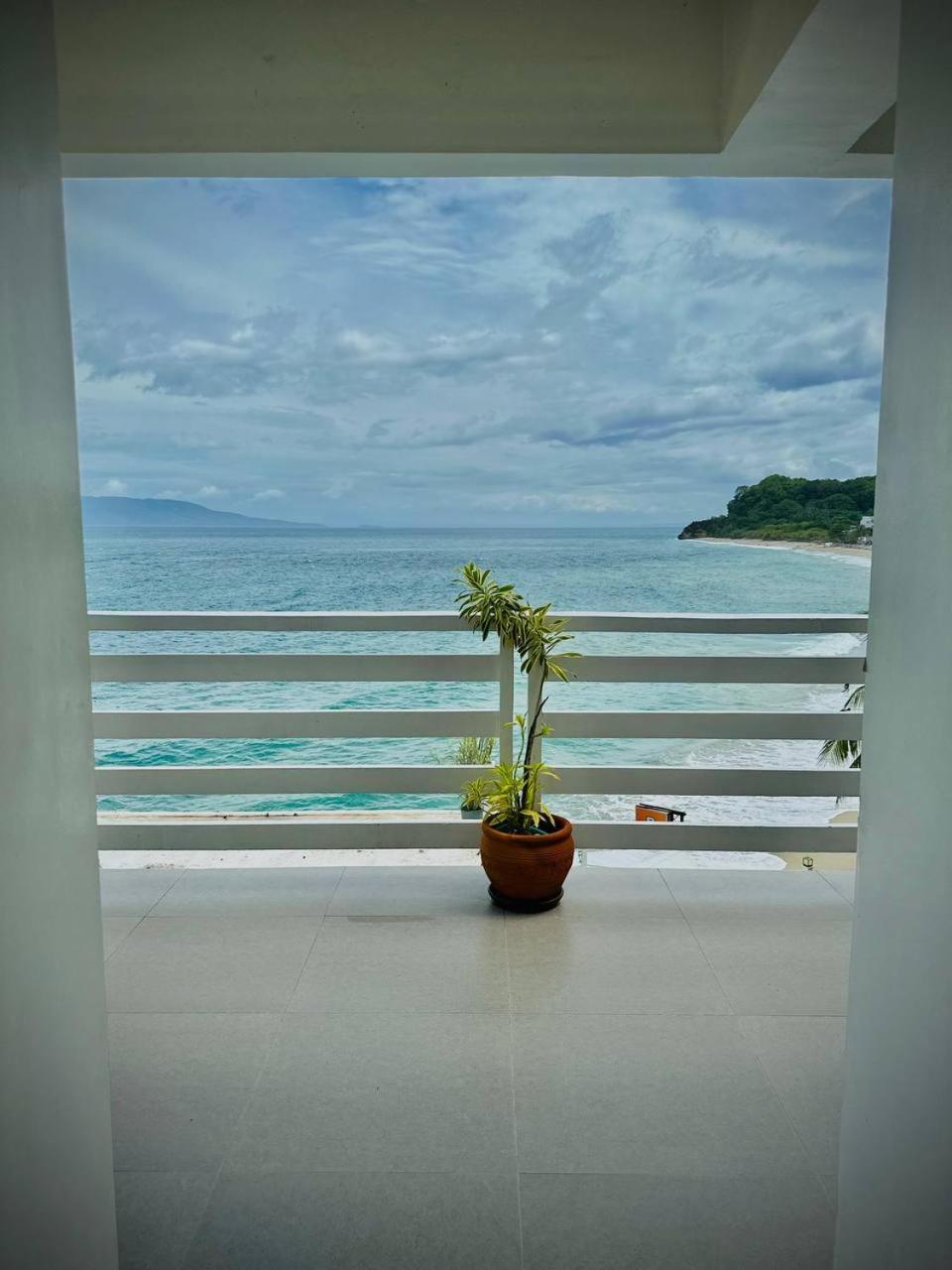 Playa Blanca Beach Resort (Adults Only) Puerto Galera Εξωτερικό φωτογραφία