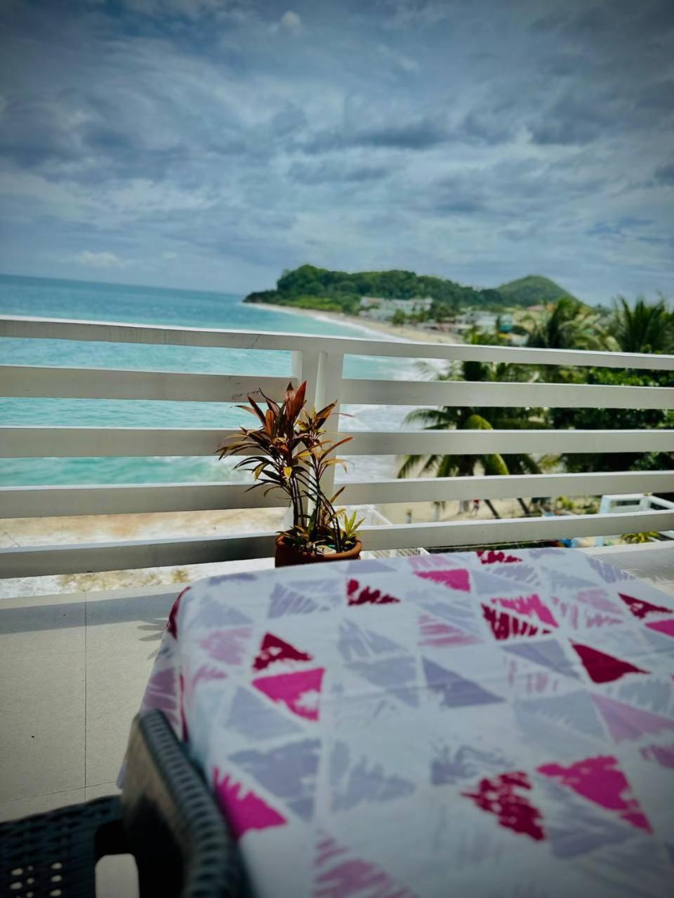 Playa Blanca Beach Resort (Adults Only) Puerto Galera Εξωτερικό φωτογραφία